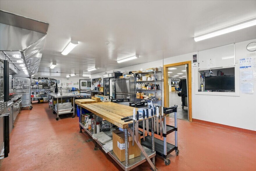 More Photos Of 64 White Dr, Milan Specialty For Sale