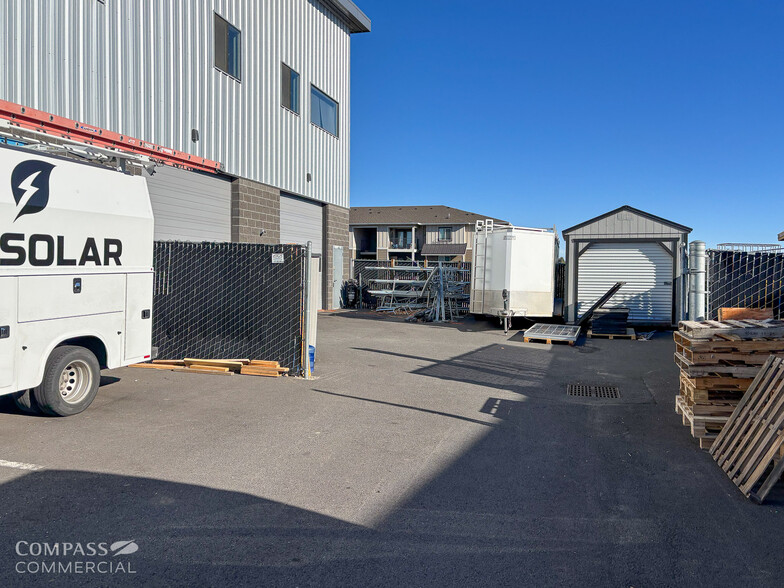 More Photos Of 20784 High Desert Ln, Bend Industrial For Lease