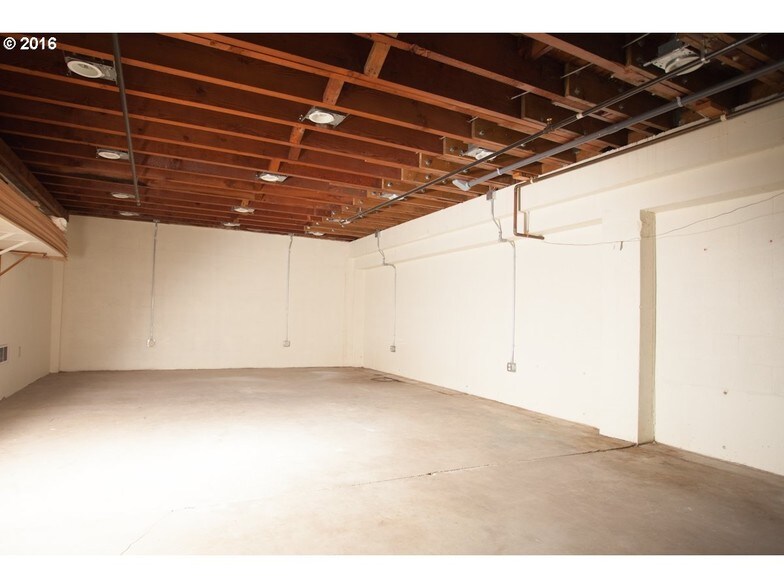 More Photos Of 1044 Marine Dr, Astoria Restaurant For Sale