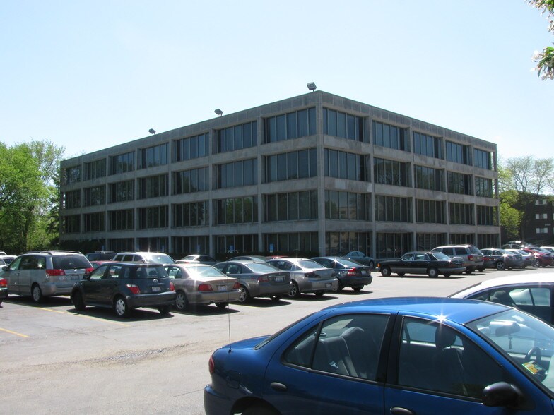 More Photos Of 8707 Skokie Blvd, Skokie Office Residential For Lease