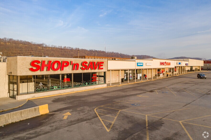 Primary Photo Of 300-340 Central City Plz, New Kensington General Retail For Sale