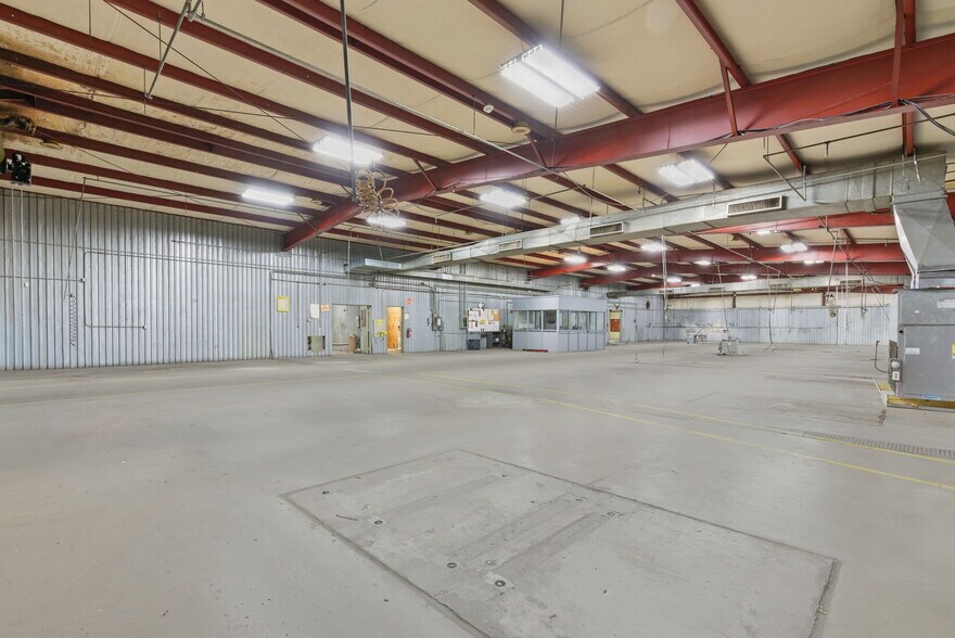 More Photos Of 13026 Rosecrest Dr, Houston Warehouse For Lease