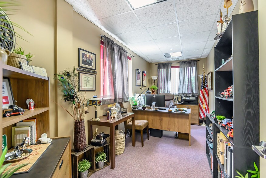 More Photos Of 630 Park St, Stoughton Office For Lease