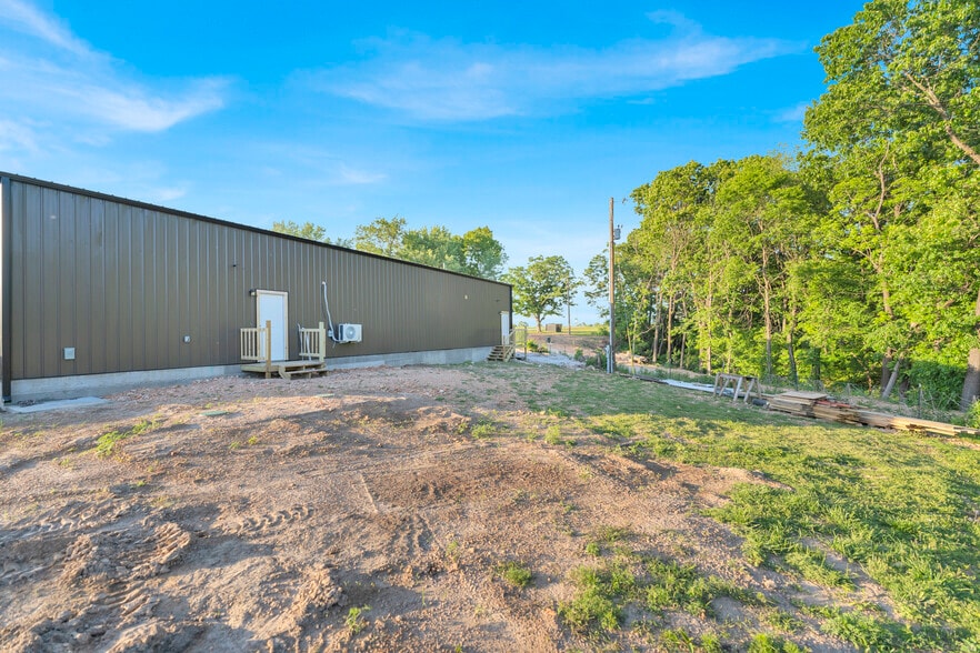More Photos Of 15427 W Highway 12, Gentry Flex For Sale
