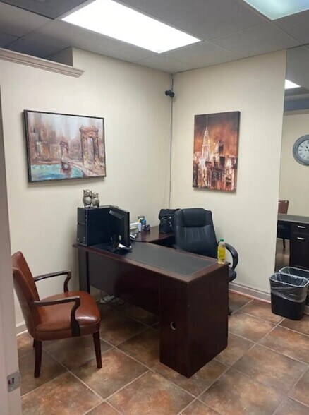 More Photos Of 13241 Perkins Rd, Baton Rouge Storefront For Lease