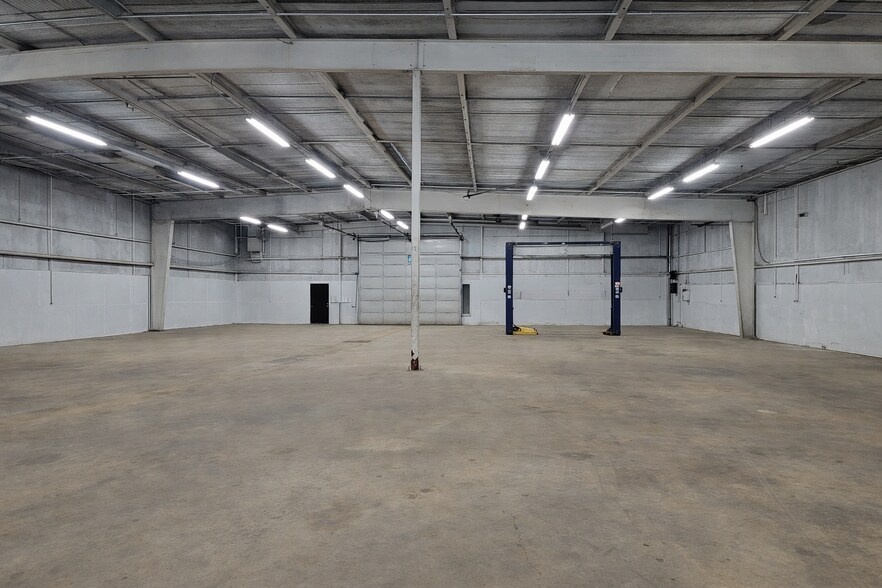 More Photos Of 185 Superior Dr, Evanston Industrial For Lease