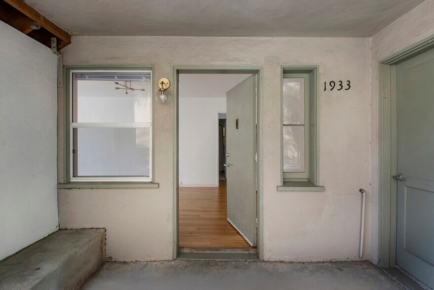More Photos Of 1933 Hillhurst Ave, Los Angeles Office For Lease