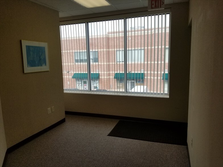More Photos Of 14641 Lee Hwy, Centreville Office For Sale