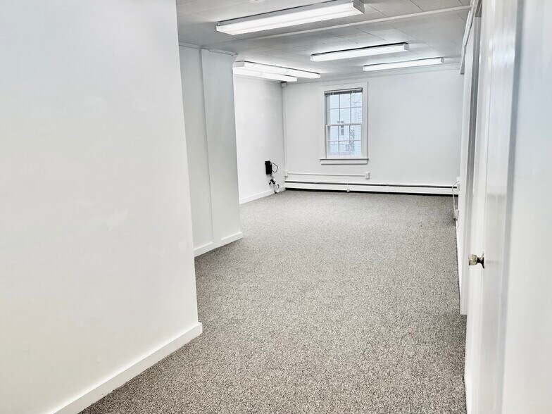 More Photos Of 115 Mason St, Greenwich Freestanding For Lease