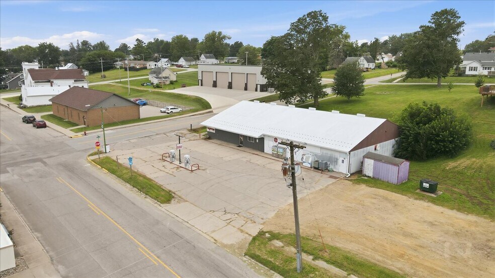 More Photos Of 407 Main St, Union Freestanding For Sale