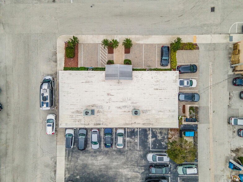 More Photos Of 71 NE 27th Ave, Pompano Beach Office For Sale