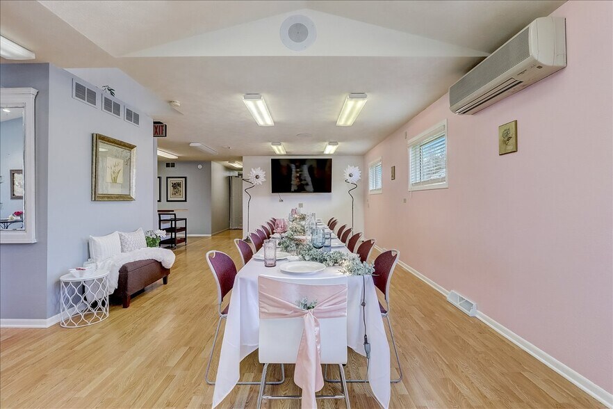 More Photos Of 111-113 Depot, Johnson Creek Medical For Sale