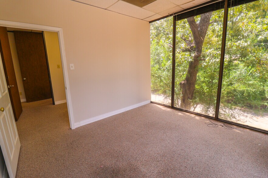 More Photos Of 13131 Champions Dr, Houston Medical For Lease