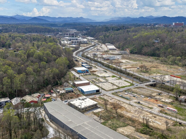 More Photos Of 24 Glendale Ave, Asheville Warehouse For Lease