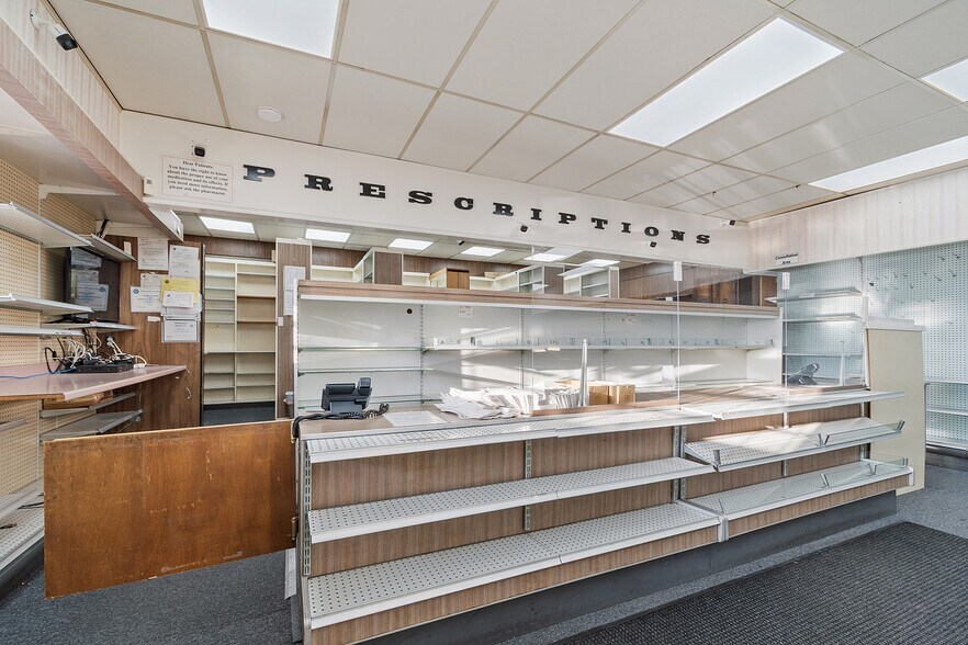 More Photos Of 130 Parker St, Lawrence Office Residential For Sale