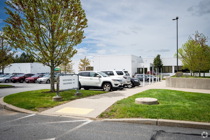 More Photos Of 115 Tripps Ln, Riverside Flex For Lease