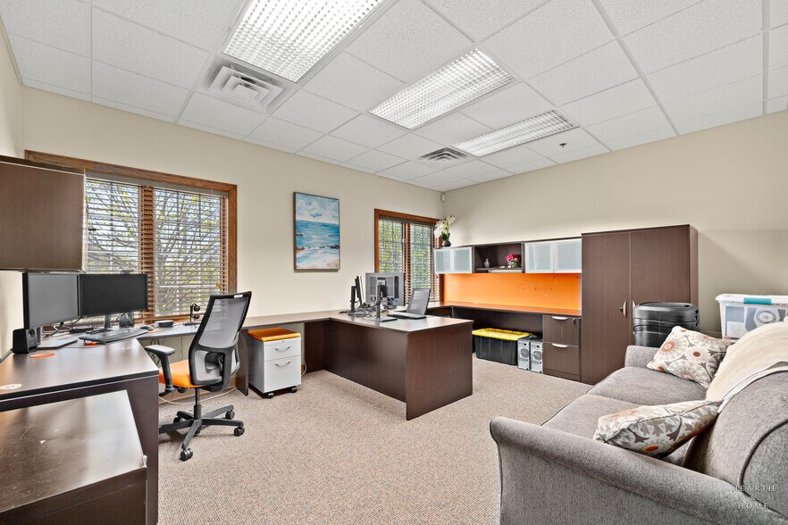 More Photos Of 106 S Wynstone Park Dr, Barrington Medical For Sale