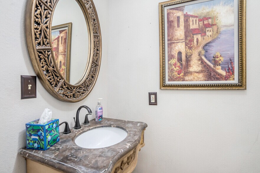 More Photos Of 329 Pauls Dr, Brandon Office Residential For Sale