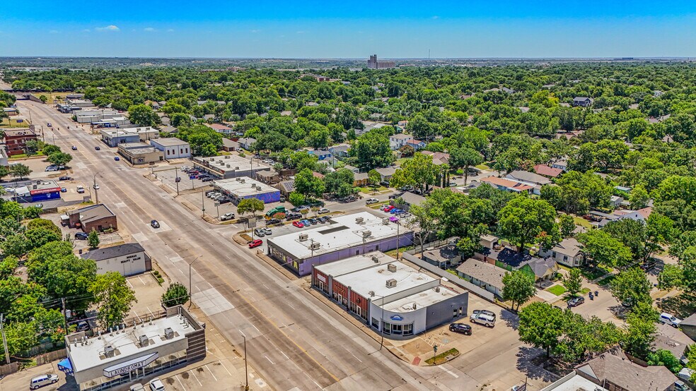 More Photos Of 1715-1721 W Berry St, Fort Worth Storefront Retail Office For Sale