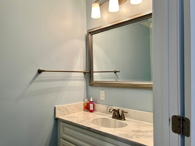 More Photos Of 103 N High St, Franklin Office Residential For Sale