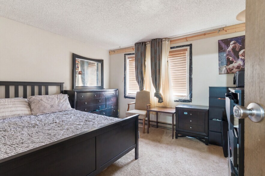 More Photos Of 1527 NE 150th St, Seattle Apartments For Sale