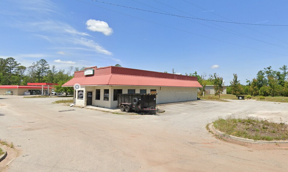 More Photos Of 245 Slaten St, Hinesville Storefront For Sale