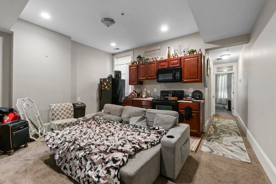 More Photos Of 30 E 25th St, Baltimore Apartments For Sale
