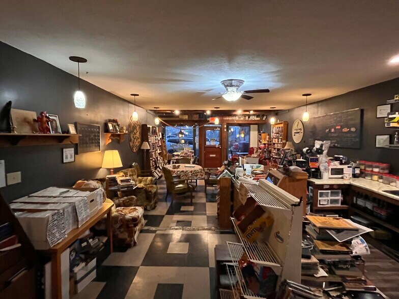 More Photos Of 1020 16th St, Bedford General Retail For Sale