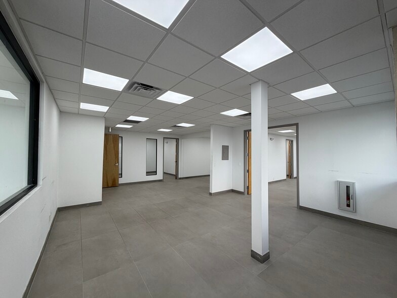 More Photos Of 5170 N Federal Hwy, Fort Lauderdale Storefront Retail Office For Lease