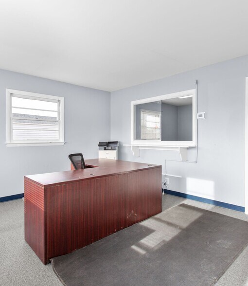 More Photos Of 696 Warrenton Rd, Fredericksburg Office For Sale