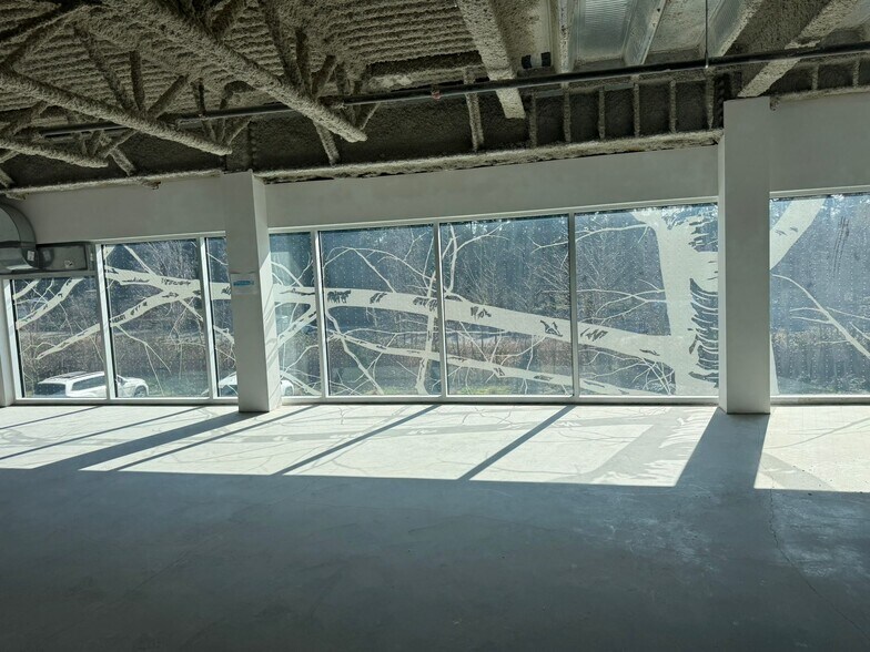 More Photos Of 4899 Vanguard Rd, Richmond Warehouse For Sale