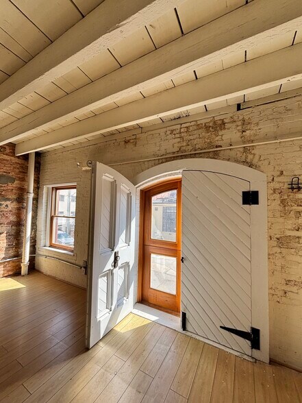 More Photos Of 1012-1014 Morton St, Baltimore Office For Lease