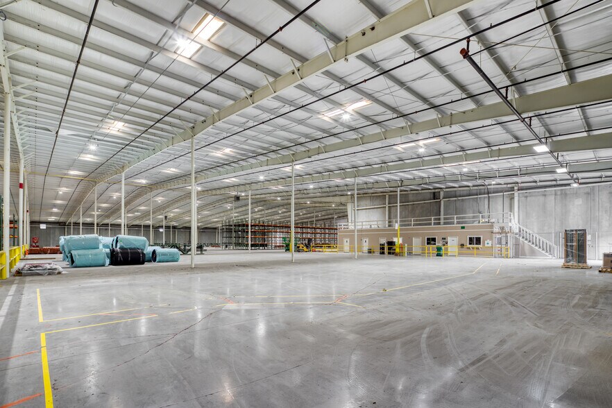 More Photos Of 999 Enterprise Dr, Dalton Distribution For Sale