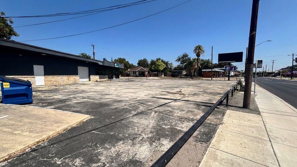 More Photos Of 1905 Nogalitos St, San Antonio Freestanding For Lease