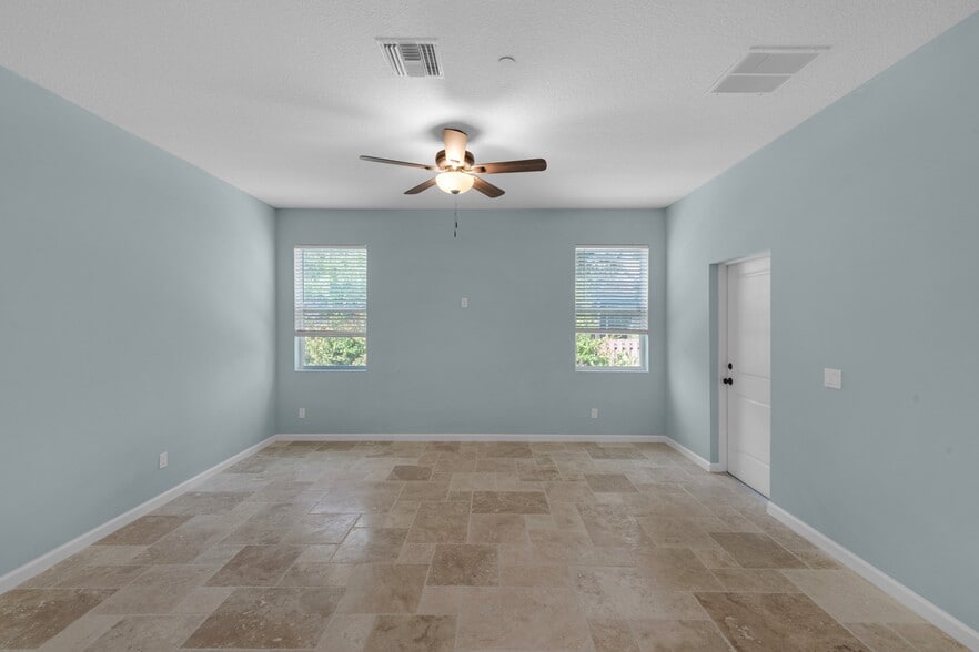 More Photos Of 401 18th St, Vero Beach Apartments For Sale