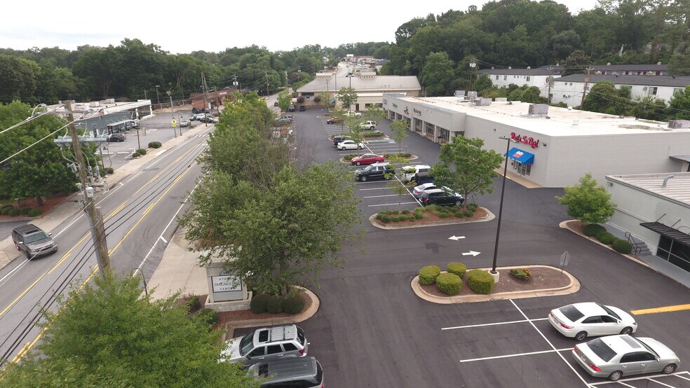 More Photos Of 1063 Baxter St, Athens Freestanding For Lease