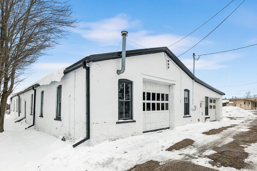 More Photos Of 219 Jefferson St, Waupaca Storefront Retail Office For Sale