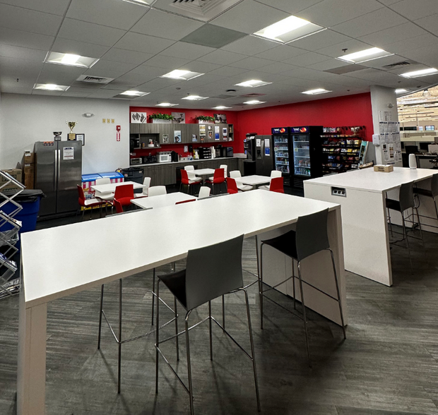 More Photos Of 19 Alpha Rd, Chelmsford Research And Development For Lease