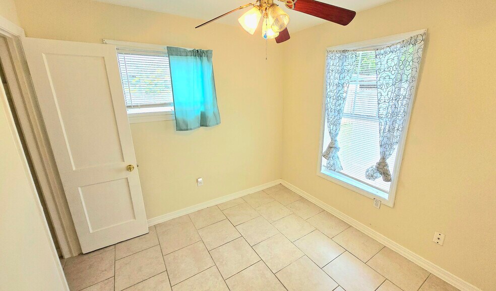 More Photos Of , Bradenton Multifamily For Sale