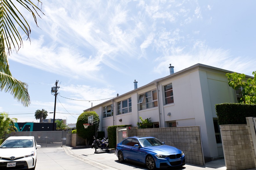 More Photos Of 2100 Abbot Kinney Blvd, Venice Office For Lease