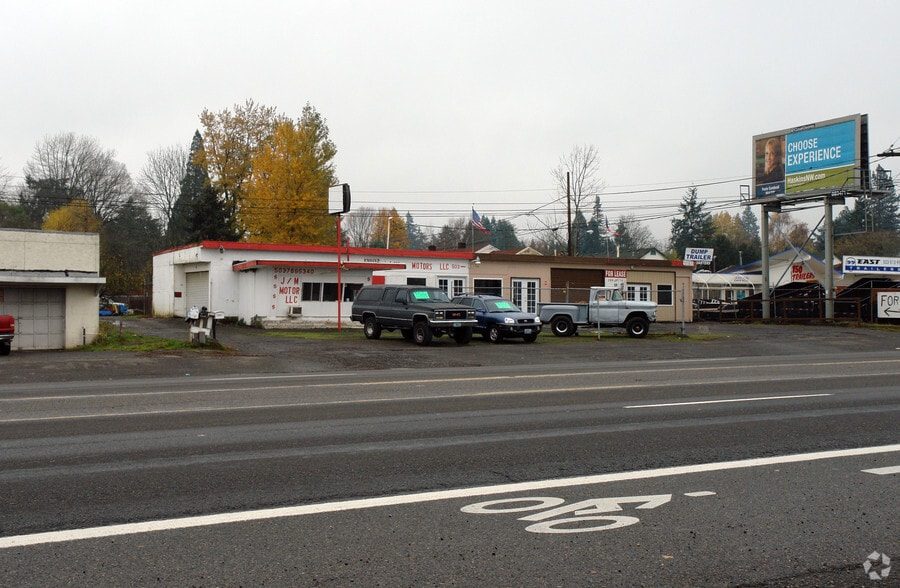 More Photos Of 13602 SE Mcloughlin Blvd, Portland Storefront For Lease