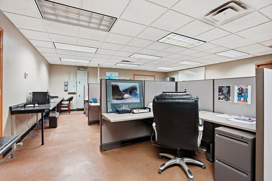 More Photos Of 14220 S Meridian Ave, Oklahoma City Warehouse For Sale