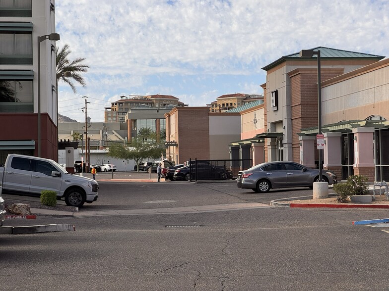 More Photos Of 4260 N Drinkwater Blvd, Scottsdale Freestanding For Lease