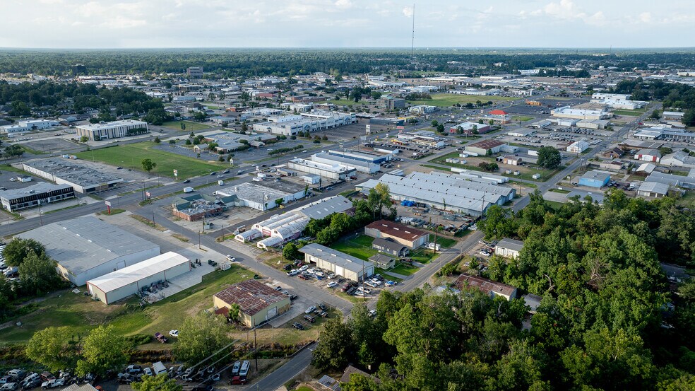More Photos Of 1401 Pine St, Monroe Industrial For Sale