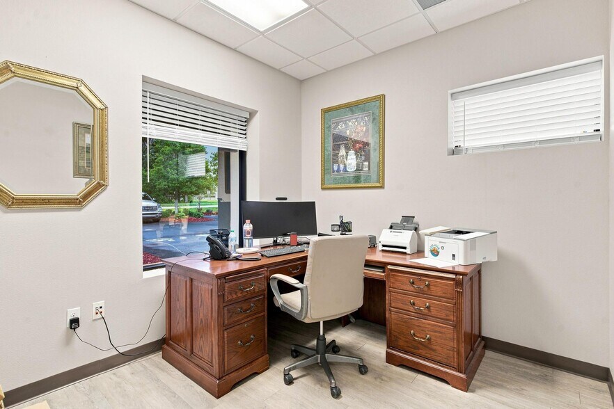 More Photos Of 375 Fennell Blvd, Lady Lake Medical For Sale