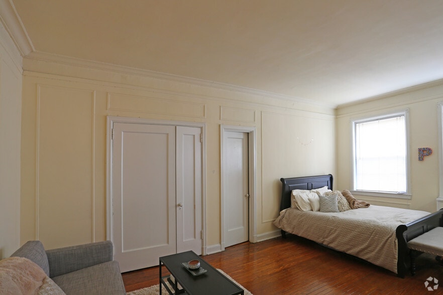 More Photos Of 135 S 20th St, Philadelphia Apartments For Lease