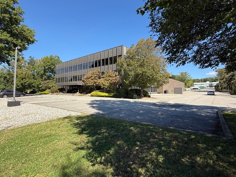 More Photos Of 420 Columbus Ave, Valhalla Office For Lease