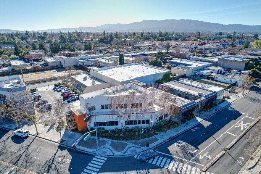 More Photos Of 476 E Campbell Ave, Campbell Unknown For Lease