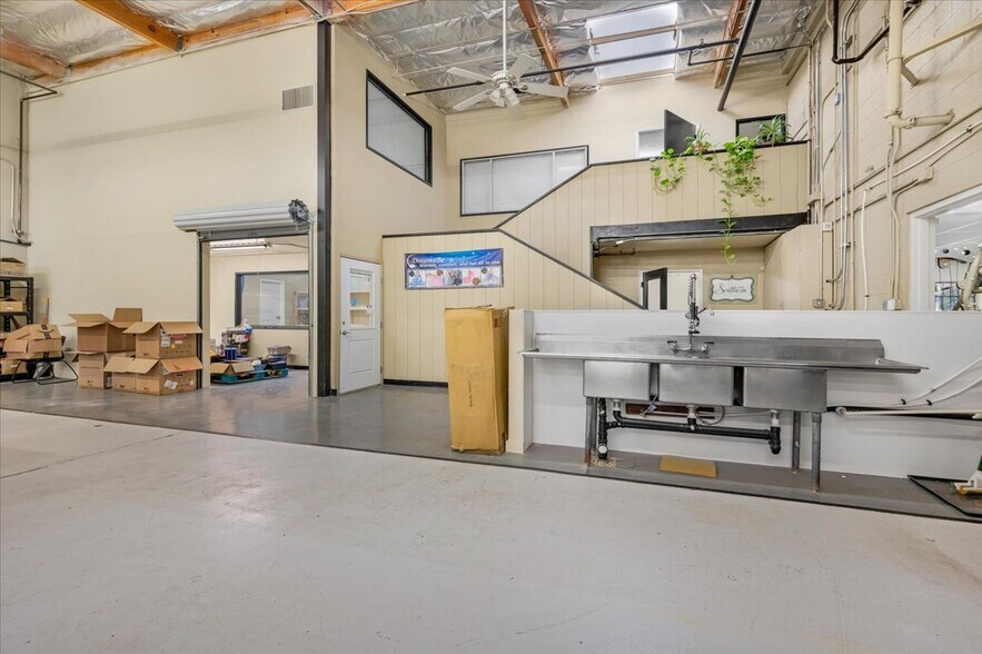 More Photos Of 5750 E Shields #102 ave, Fresno Industrial For Sale