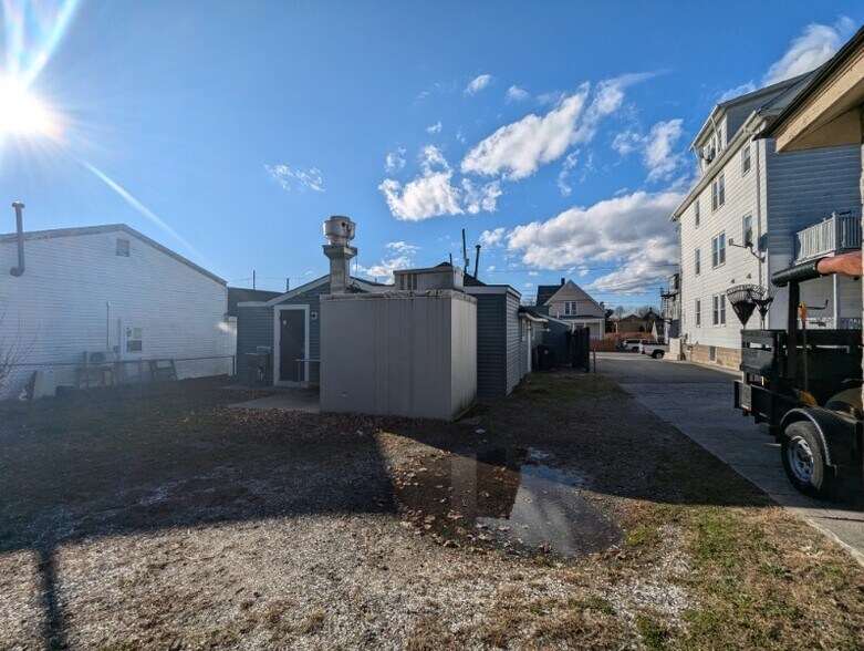 More Photos Of 322-325 Metacom Ave, Warren Restaurant For Sale